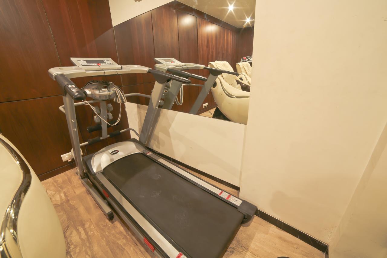 Hotel Grand Pragati Surat Dış mekan fotoğraf