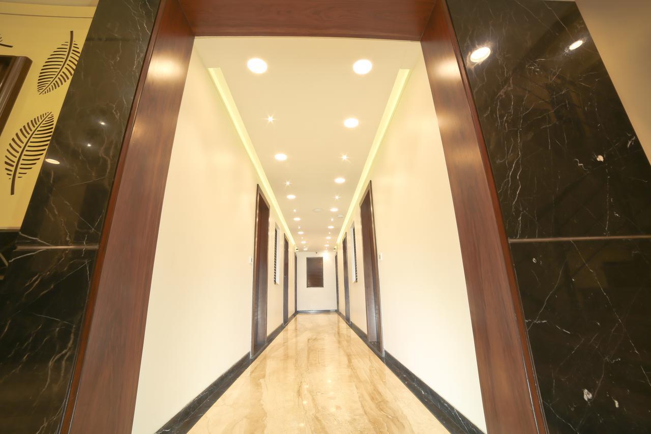 Hotel Grand Pragati Surat Dış mekan fotoğraf